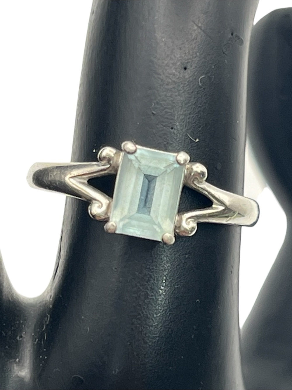 Sterling silver pale blue rectangle vintage split shank ring size 7.75